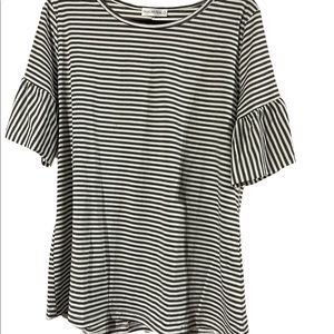 Size large top with ruffle sleeves